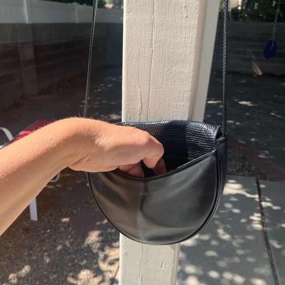 Vintage designer Hanae Mori crossbody black leather bag 7X6X2 inches - Picture 3 of 11